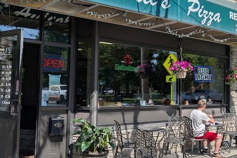 Avicolli's Pizza